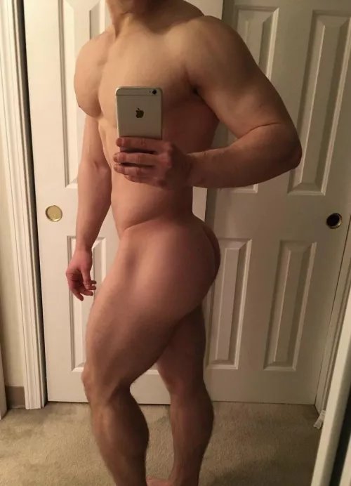 I’m 25 and I’m only 5’7” tall, do you like short guys? by JADAR21