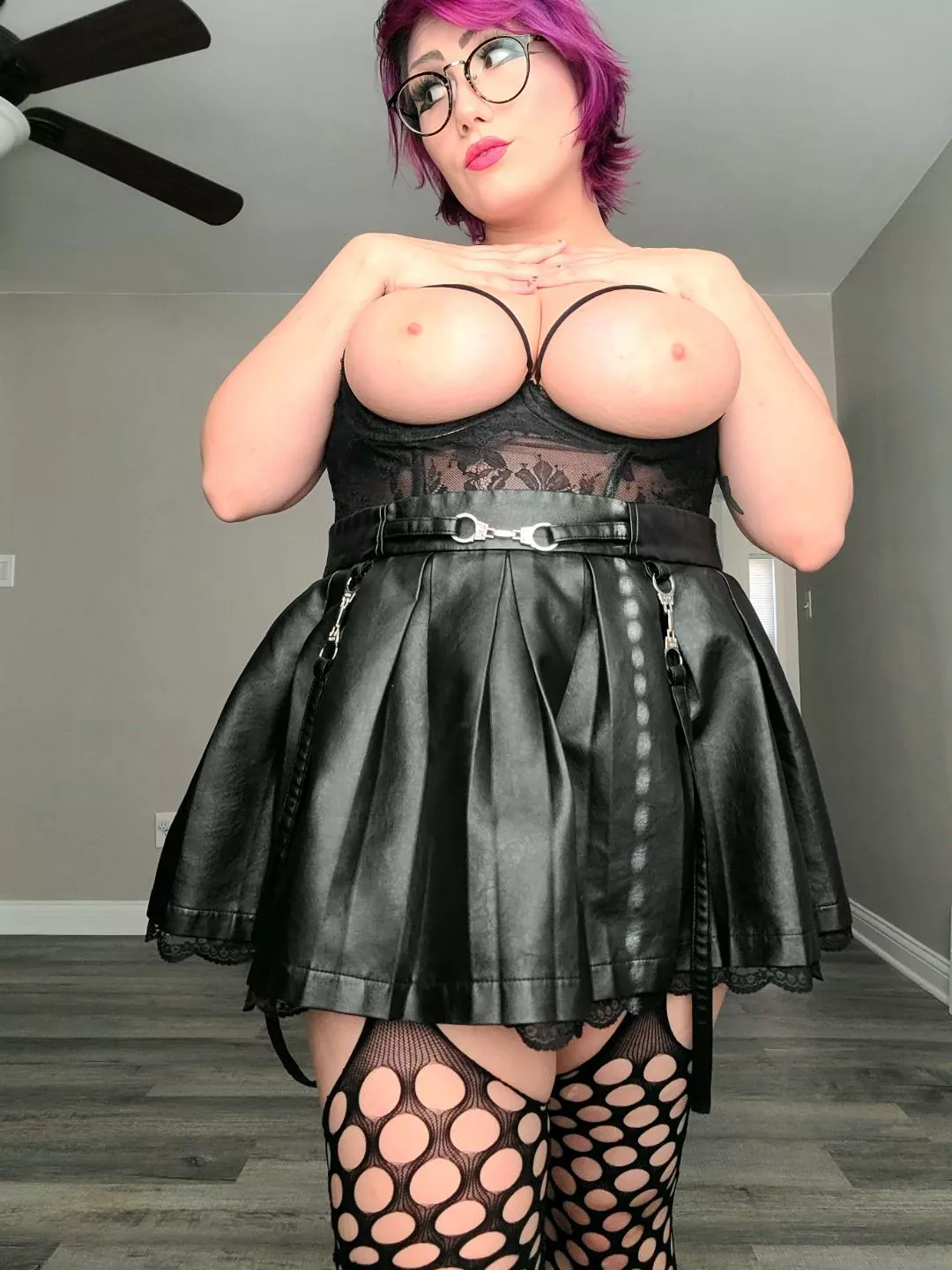 I'm a big tiddy goth with ghost nipps 🥰 posted by curvychel