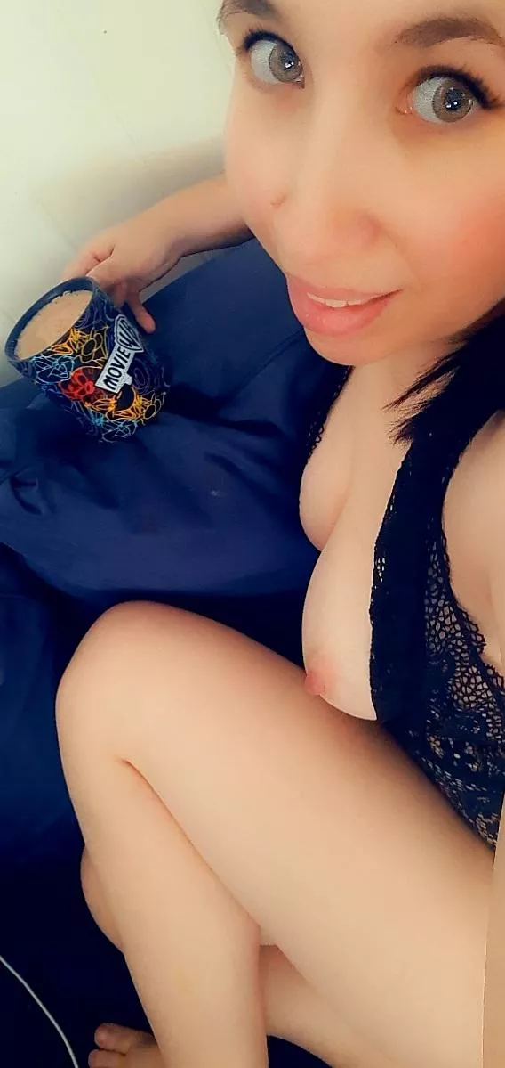 I'm a hopeless romantic with a dirty mind 😈😜 posted by Aussiemilf2046