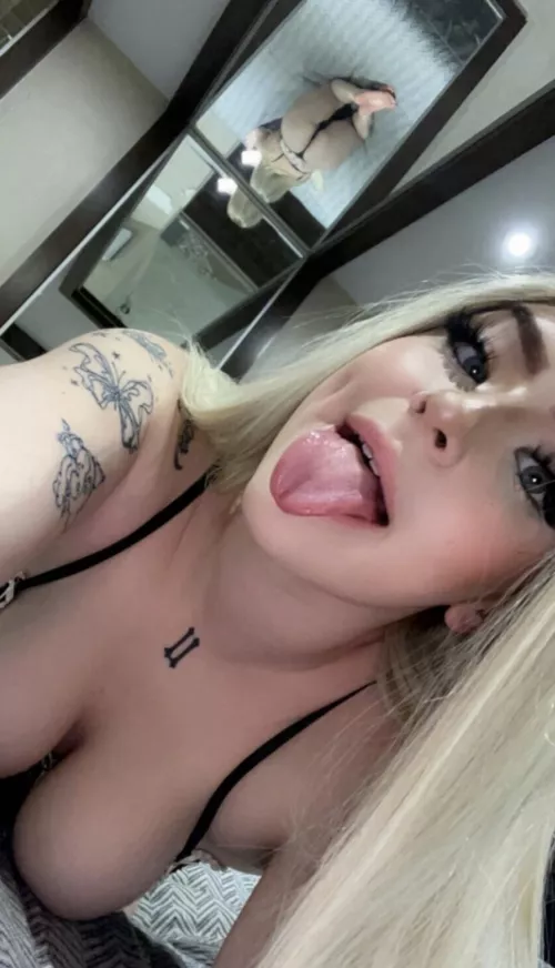 i’m a needy whore, i just wanna give someone all nudes and attention 😩💕 by crystalbbabbyyxoxo