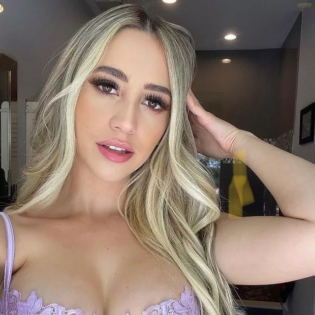 I’m a simple mistress seeking a submissive slave to explore my kinks chat me on Snapchat n_hembrown21 posted by Glittering_Chard_121