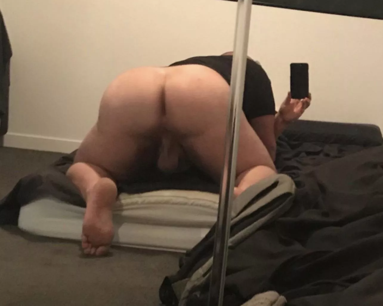 I’m a top too, so this is a virgin ass posted by BrisBoy85