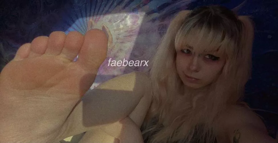 i’m absolutely irresistible.. wanna taste? by faebearx