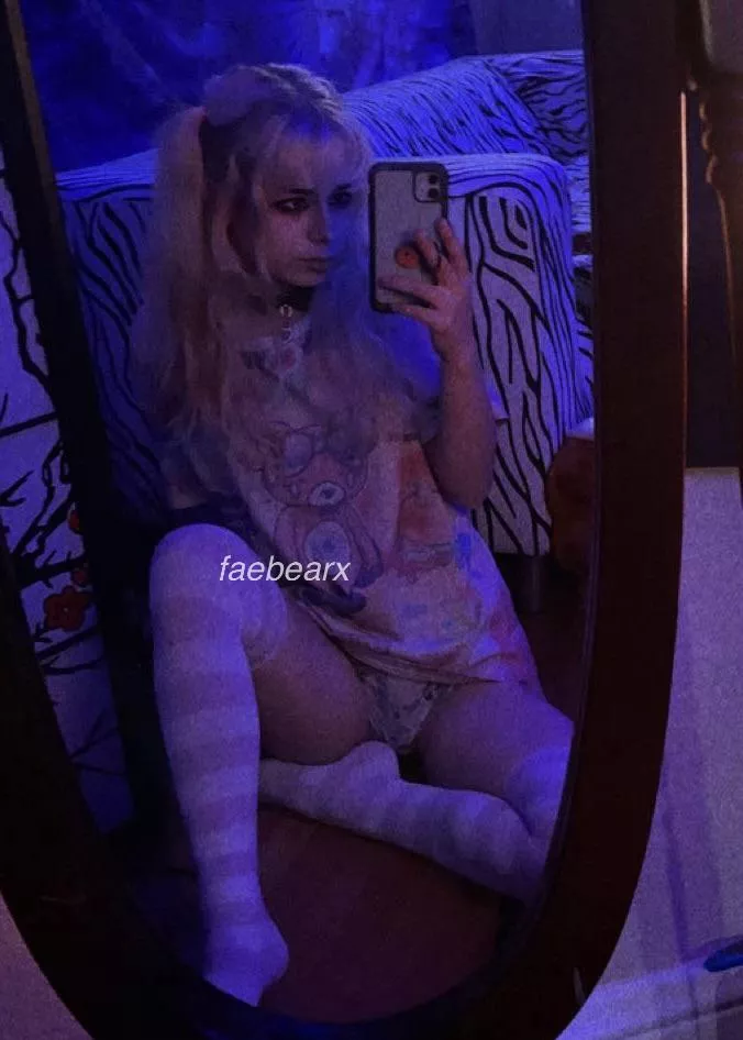 i’m absolutely irresistible.. wanna taste? posted by faebearx