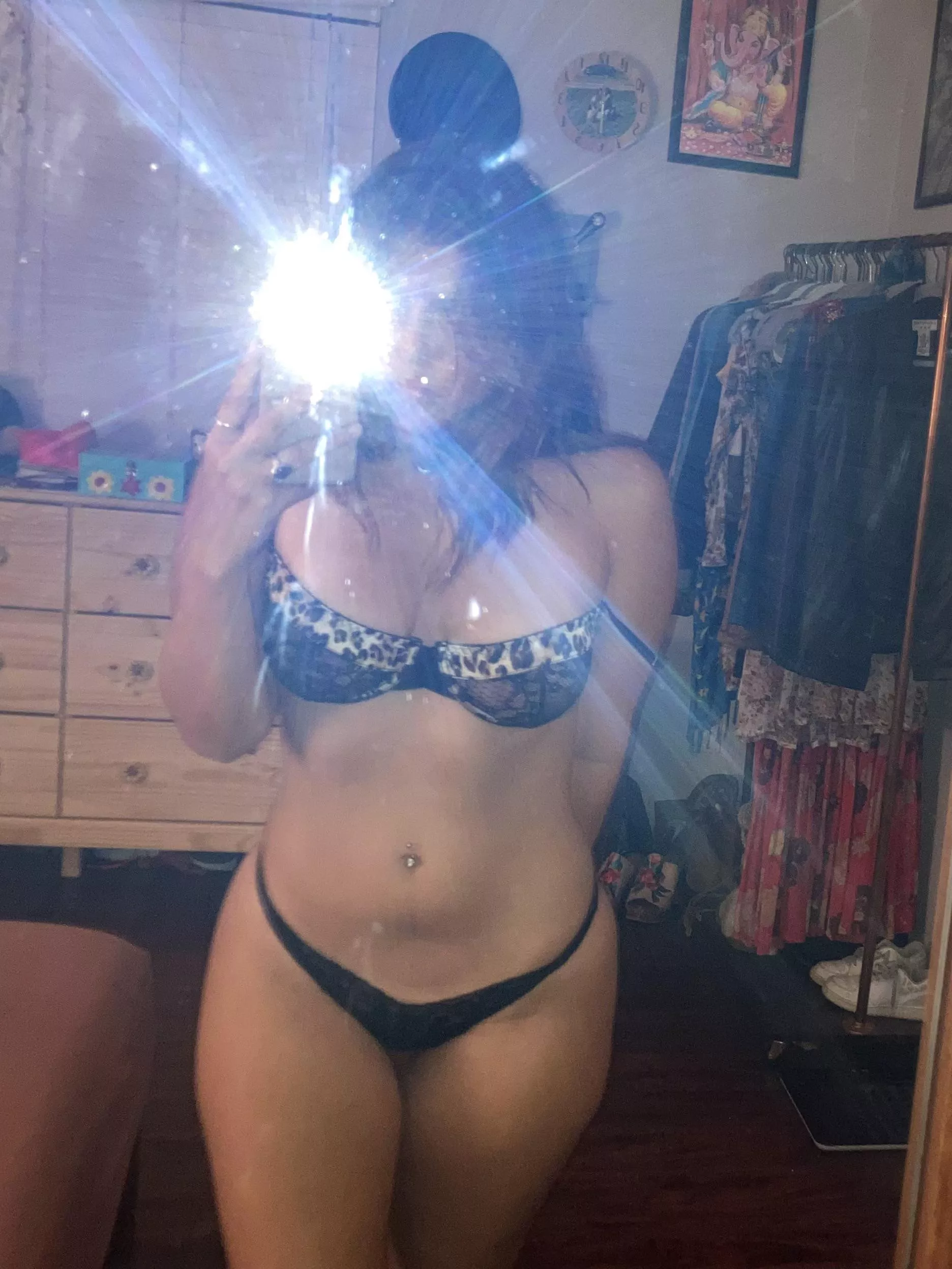 I’m all alone on a Saturday night 🥺 someone message me for a good time 🥰🔥 posted by Rosebarlow