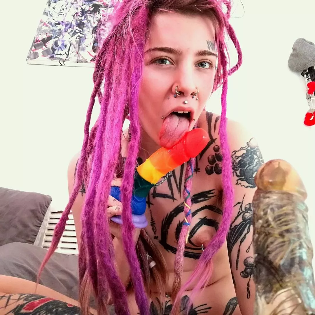 I'm alternative but still 👑🌈❤️ posted by EducationalAttorney0