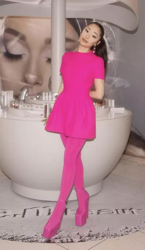 I’m always at least a little horny for Ariana Grande by itsthehornypolice