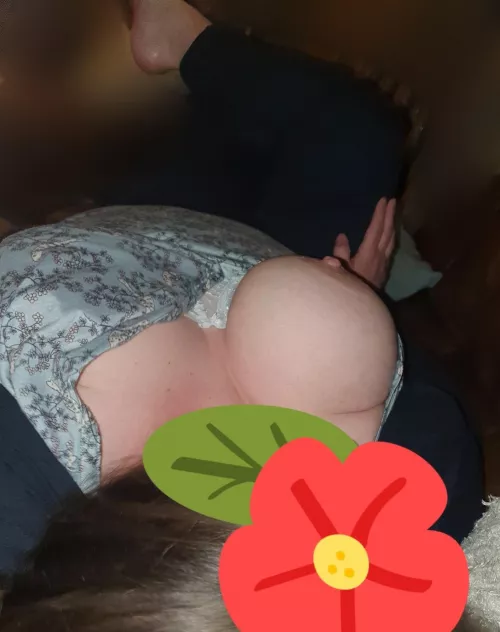 I'm an horny mom in need of a good orgasm! by yellow0045