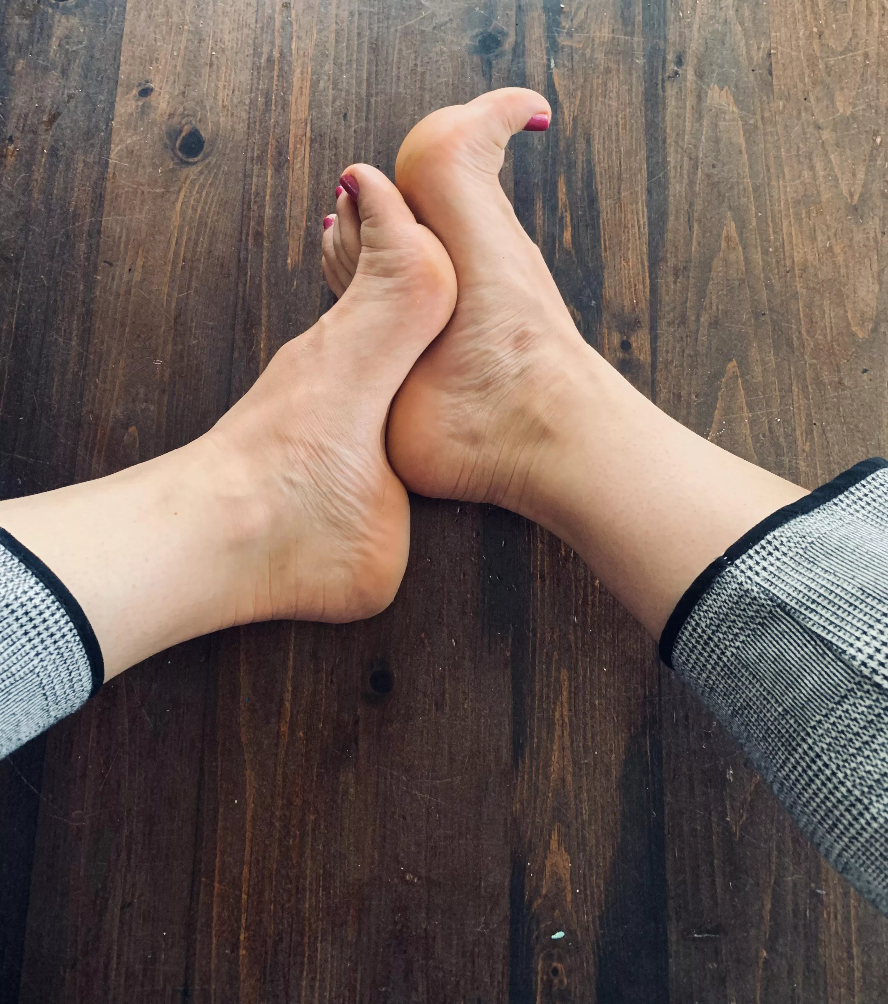 I’m back 😜 posted by ShipAndAnchorFeet