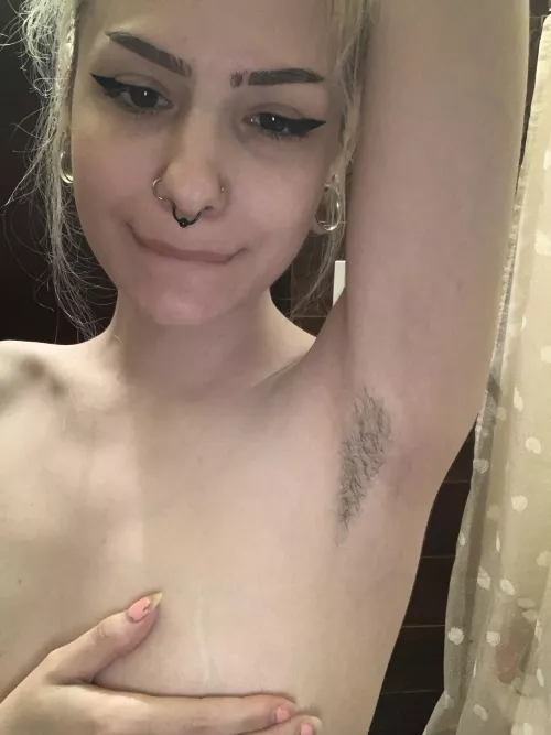 I’m back with a hairy update :3 by raider_mistress