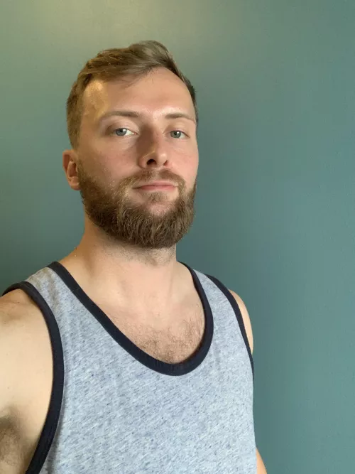 I’m blue, I’m in need of a guy. by bipeterp