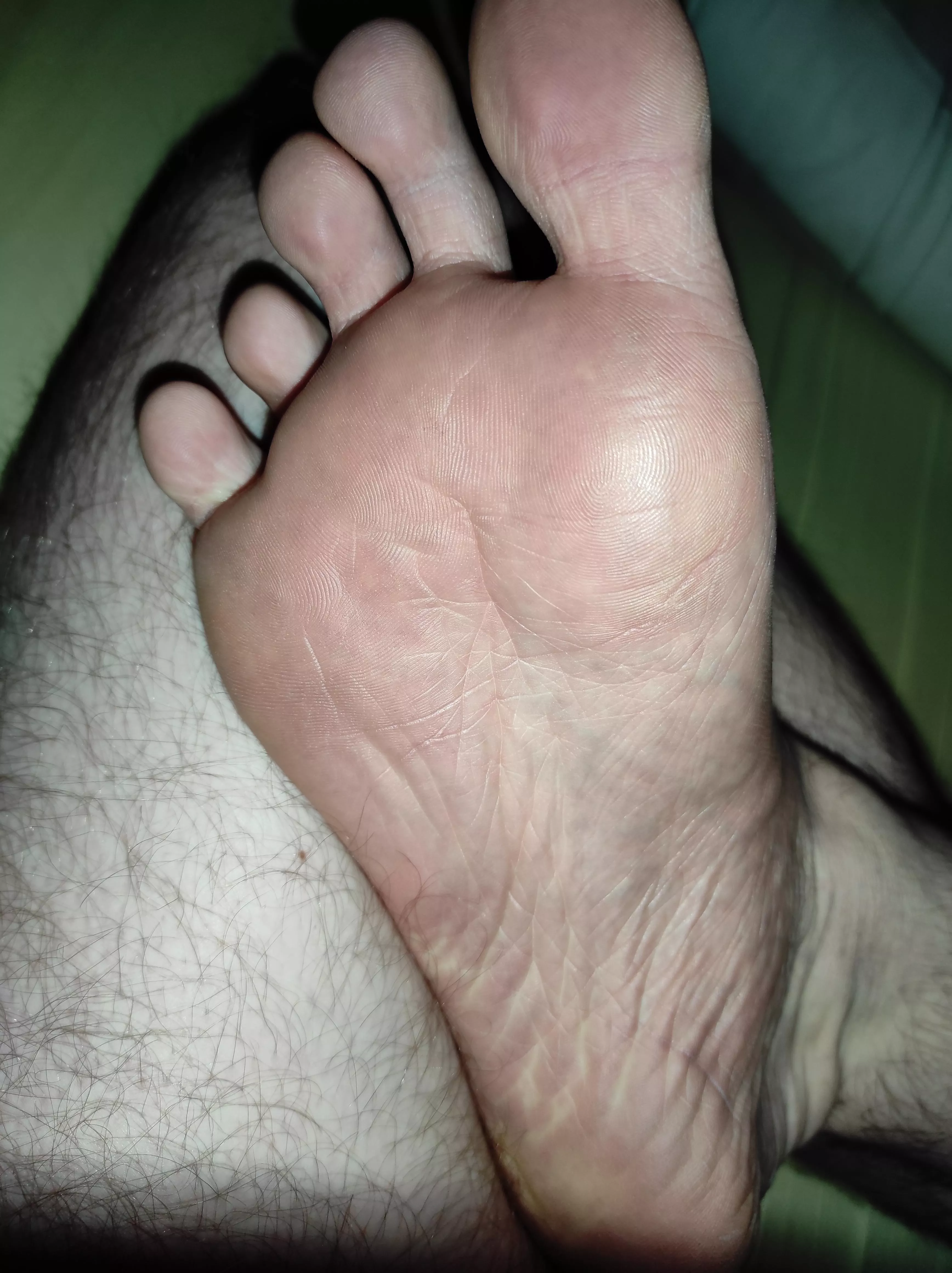 I'm bored and horny, a dangerous combination 😈 come lick my feet posted by BigTongueLover22