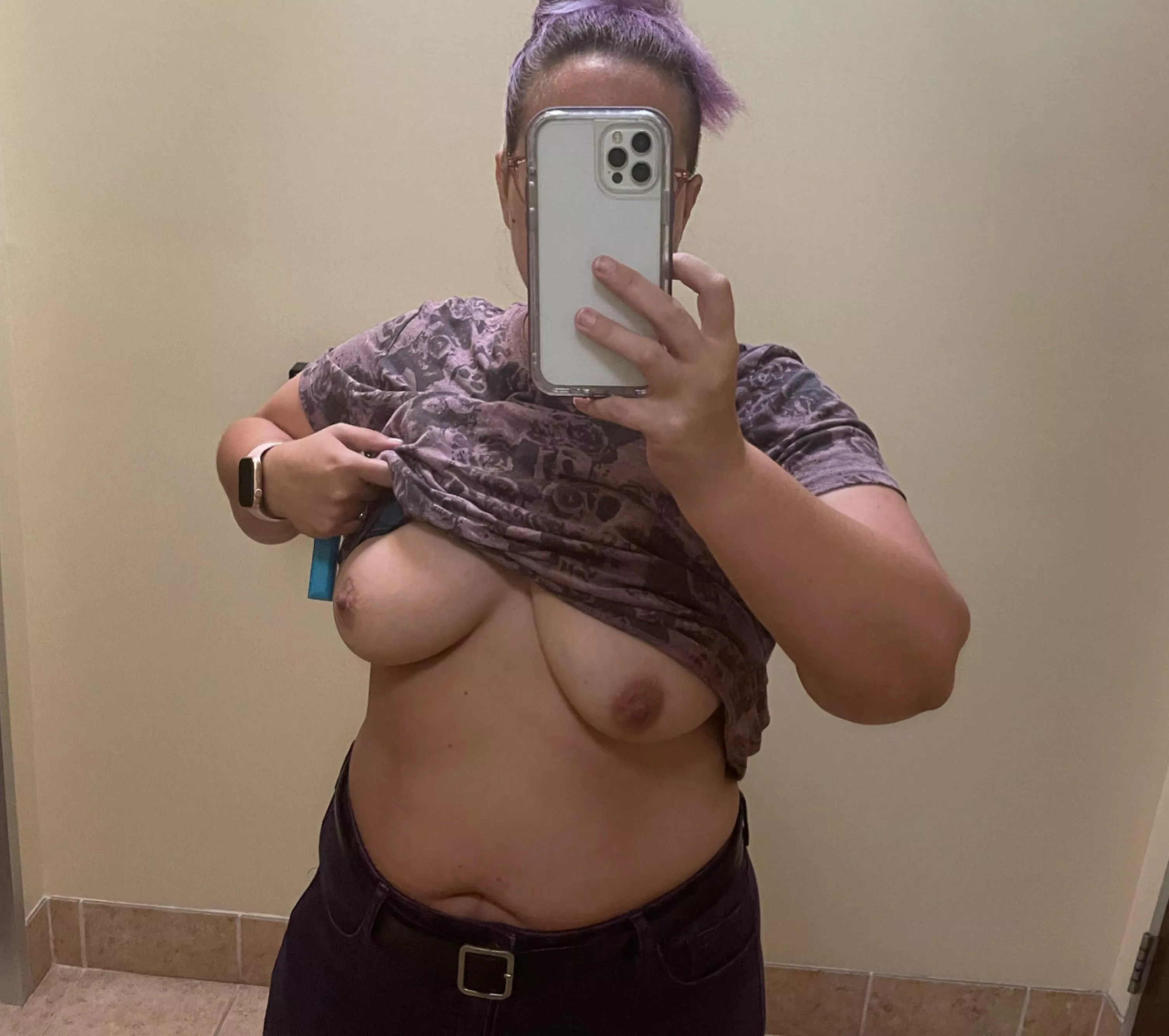 I’m bored at work. Follow me back to my desk so we can play? [F] posted by Fancy-Awareness4747