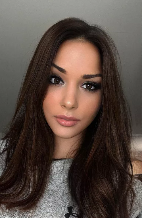 Im bored at work ! talk to me but dont throw your sausages at me ! 👏🥰 by digitalnerium