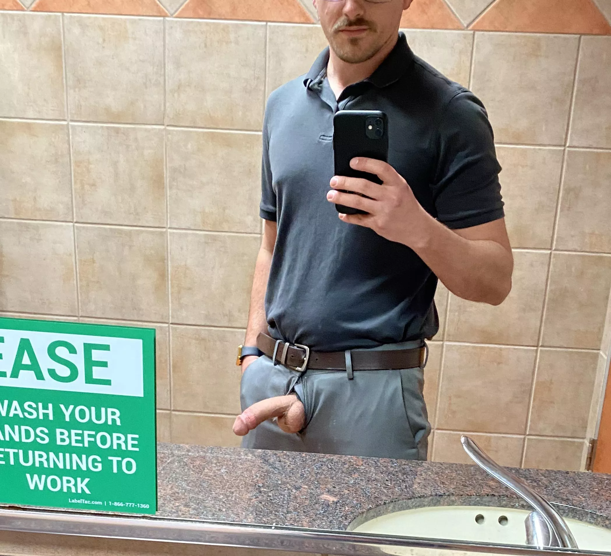 I’m bored. Have a nude. posted by PM_YER_LINGERIE