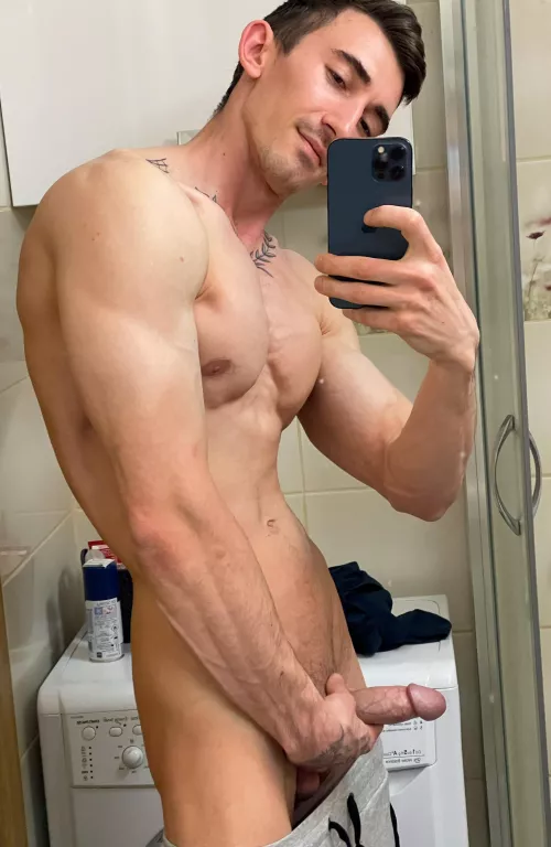 I'm bored in the bath by davit_fit