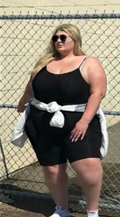 I'm bored inbox me 😳😂🐷🐋 fat chat by alexsmith1990x