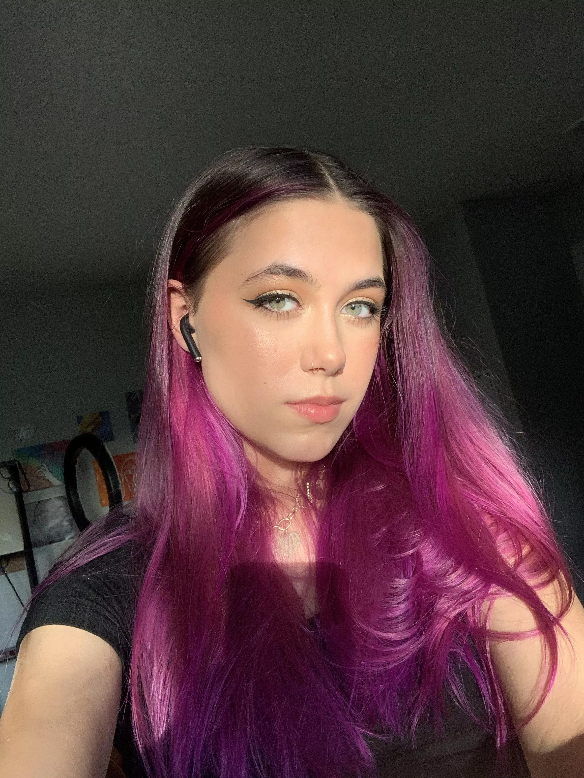 Im bored, someone keep me company posted by PrincessMoonBitch