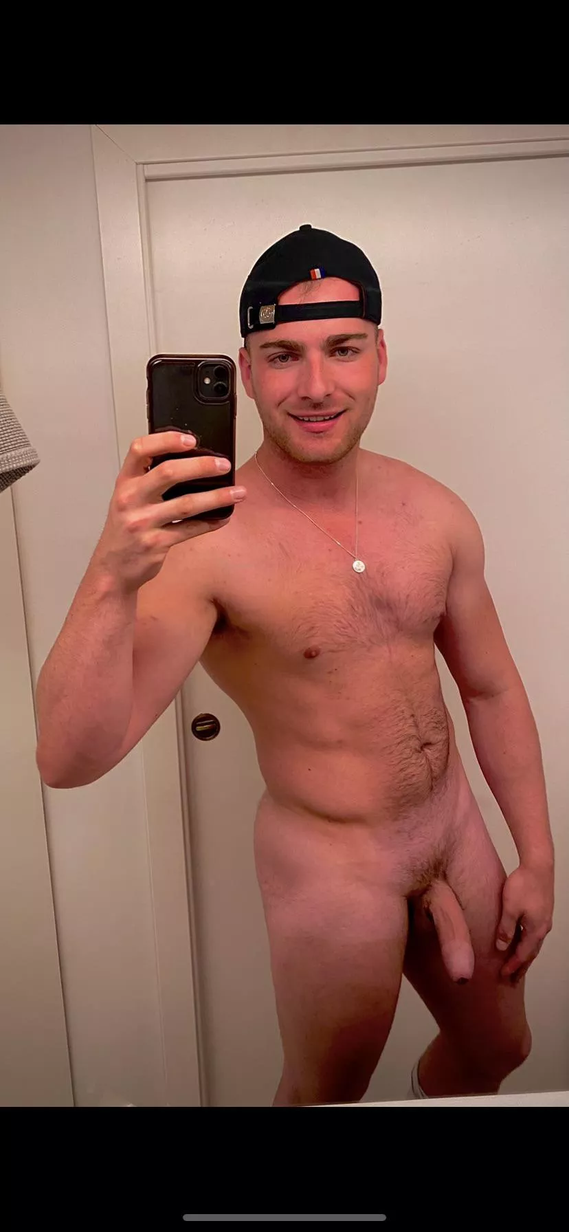 I’m burnt, come and rub my aftersun in posted by fitneszfreddie