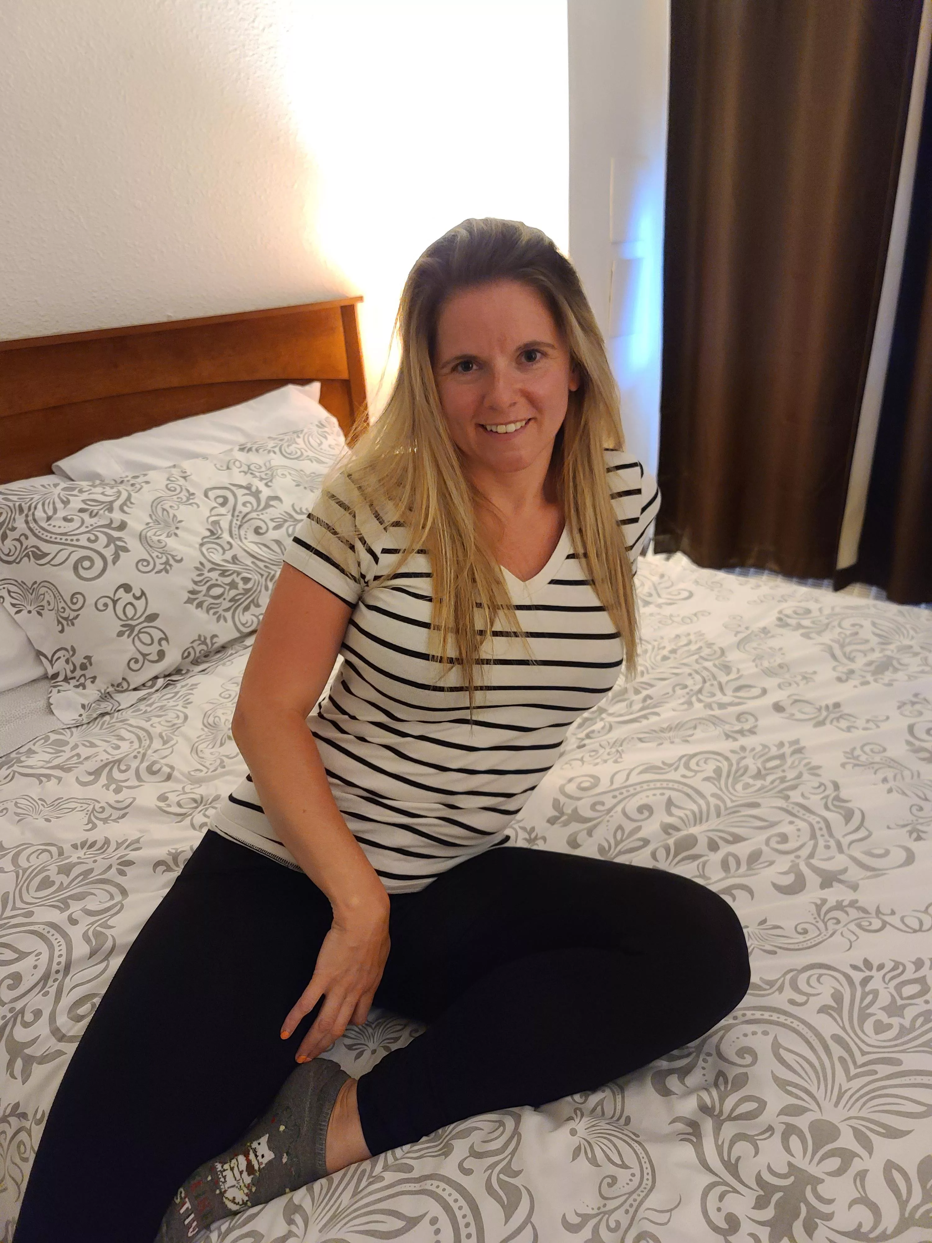 im [F] just a flirty milf next door posted by brynn-lewis