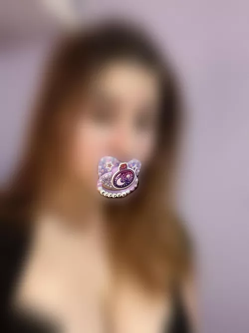 I’m fairly new here so I’m not certain what I’m doing but I wanted to show off my pretty paci! (Face blurred for privacy) by MetalM0mmy
