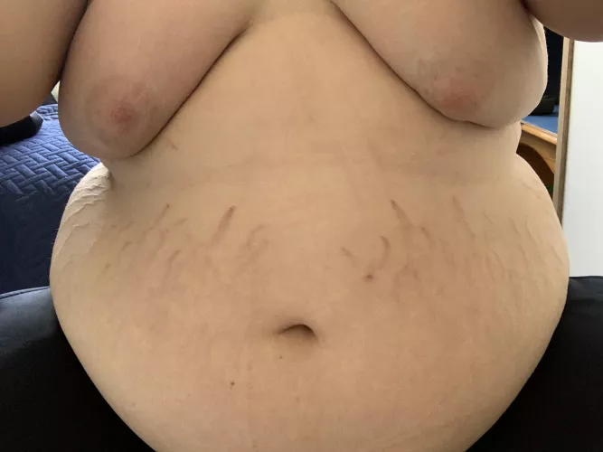 I’m fat as fuck someone play with my rolls :) by Entire-Sir-4902