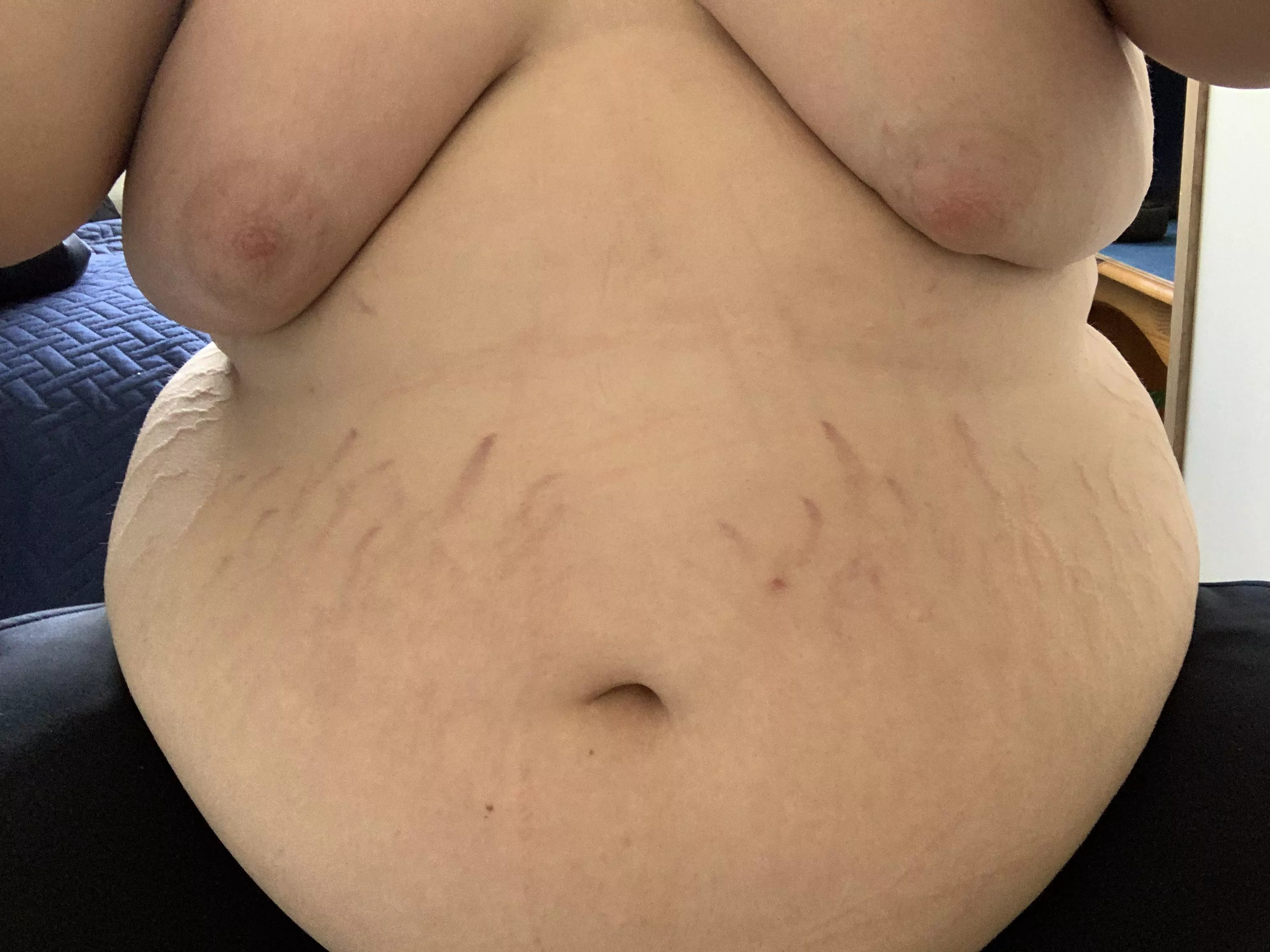 I’m fat as fuck someone play with my rolls :) posted by Entire-Sir-4902