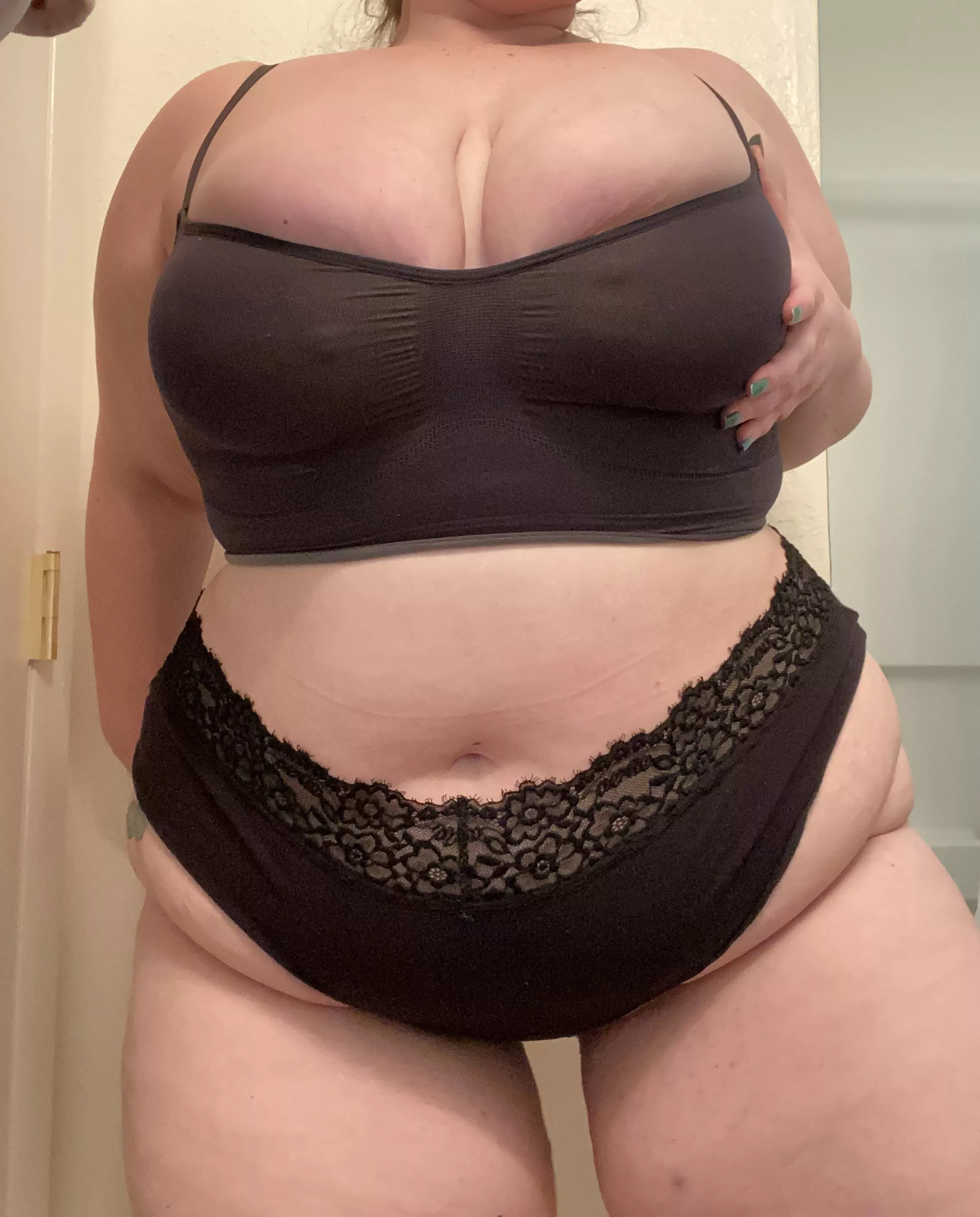 i’m feeling pretty today🤍 posted by gatorfreckles