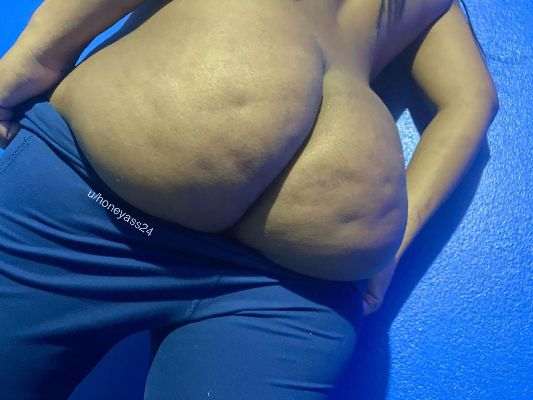 I’m feeling to sit on someone’s face tonight posted by honeyass24