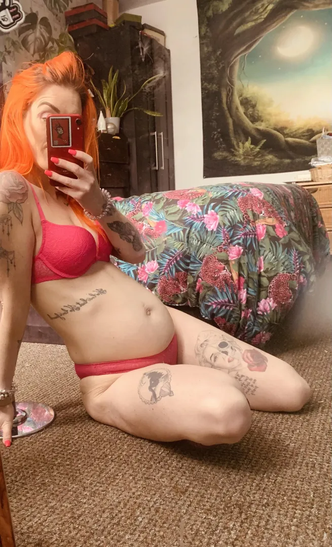 I’m getting bigger by the day. Follow me for more 🥵 posted by Miss_poison_ivy