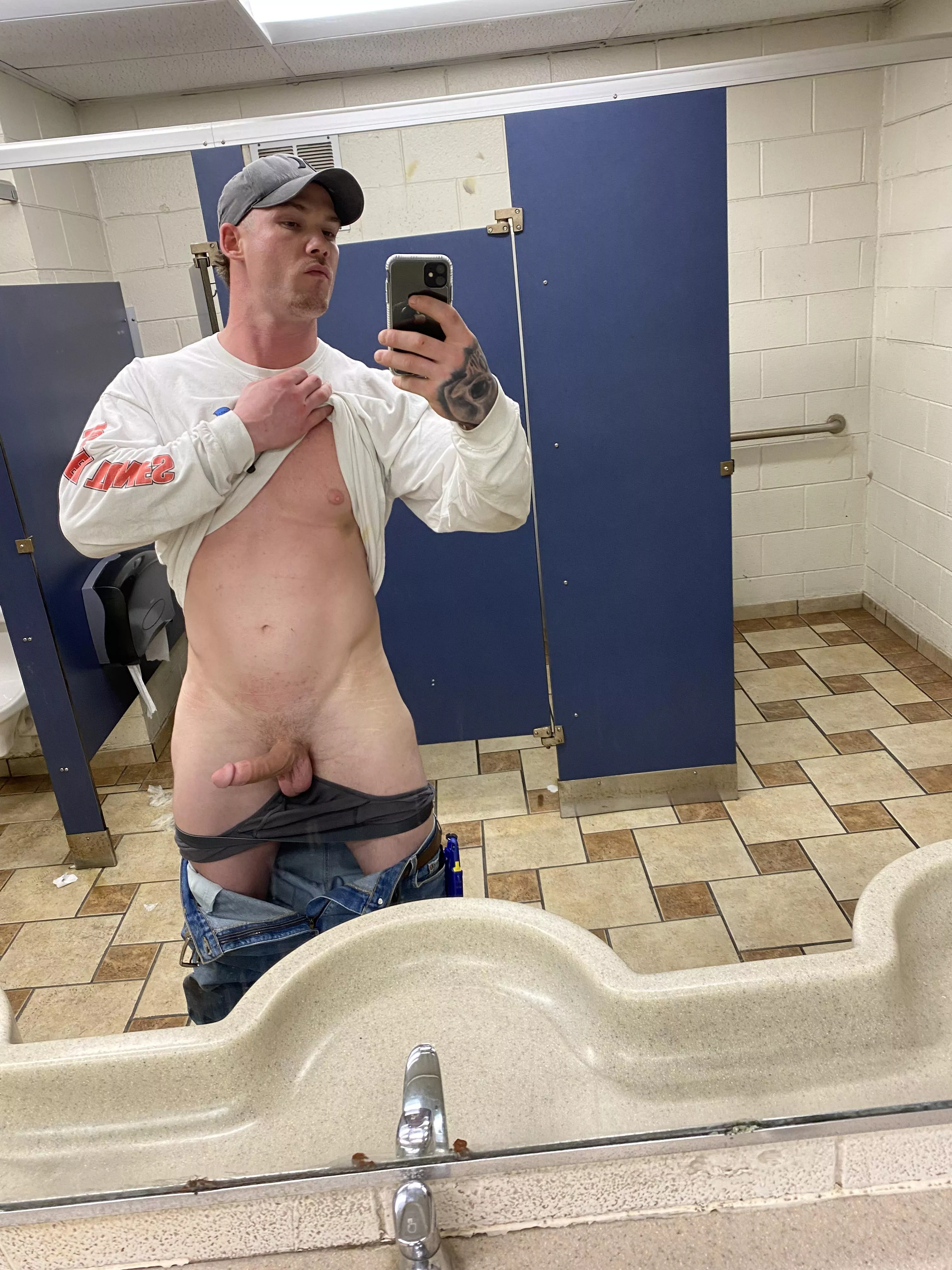 I’m getting thick posted by PoppaGBaby