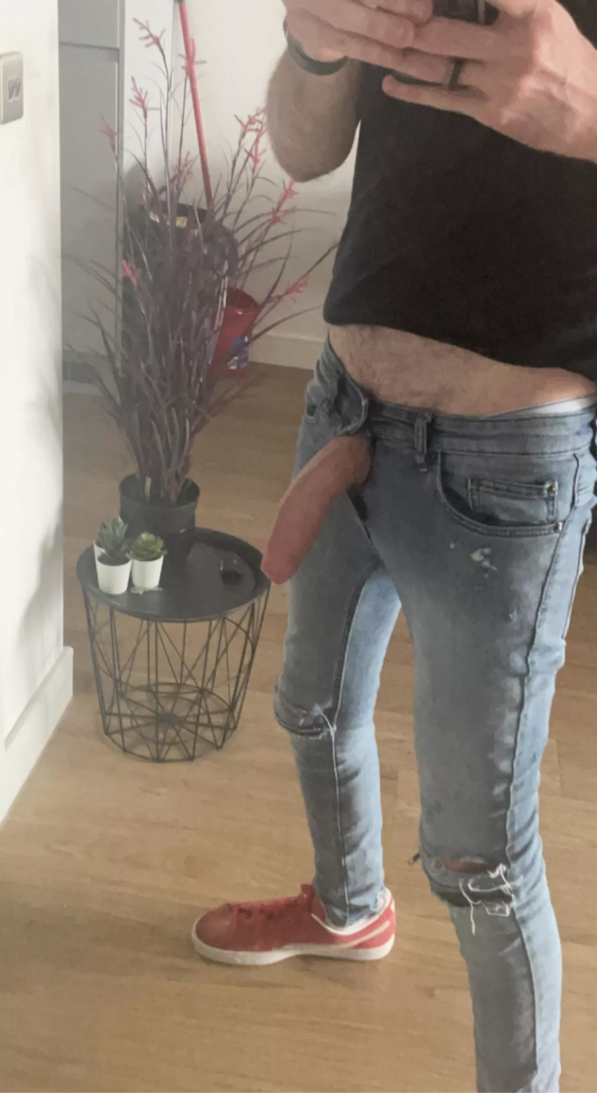 I’m heading out soon, can you help me sort this out? (29) posted by HungThotter