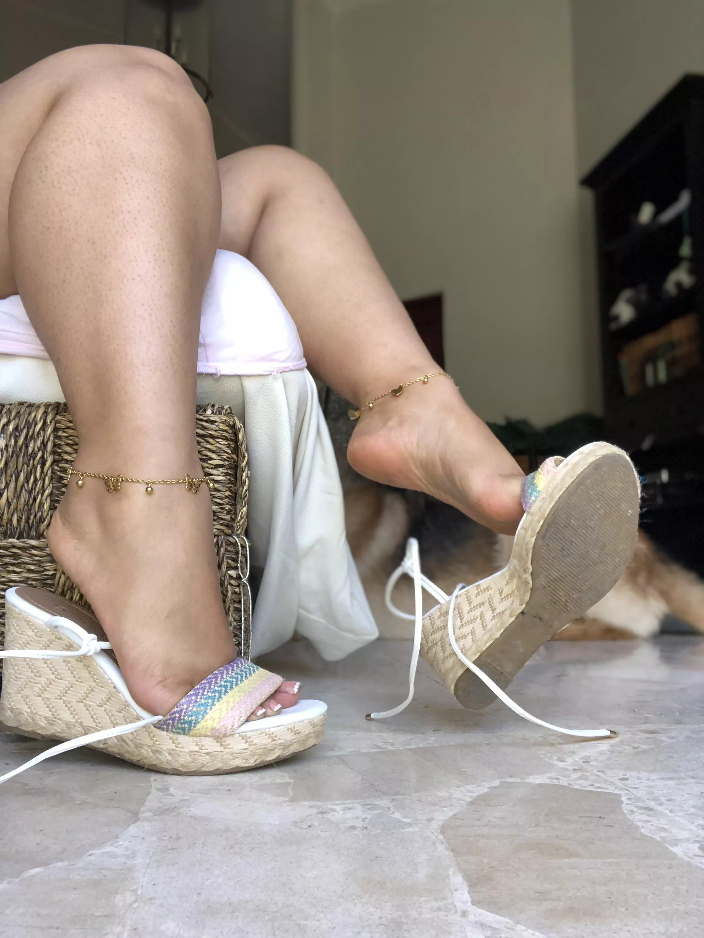 I’m in love with this heels posted by Feetpics0o-