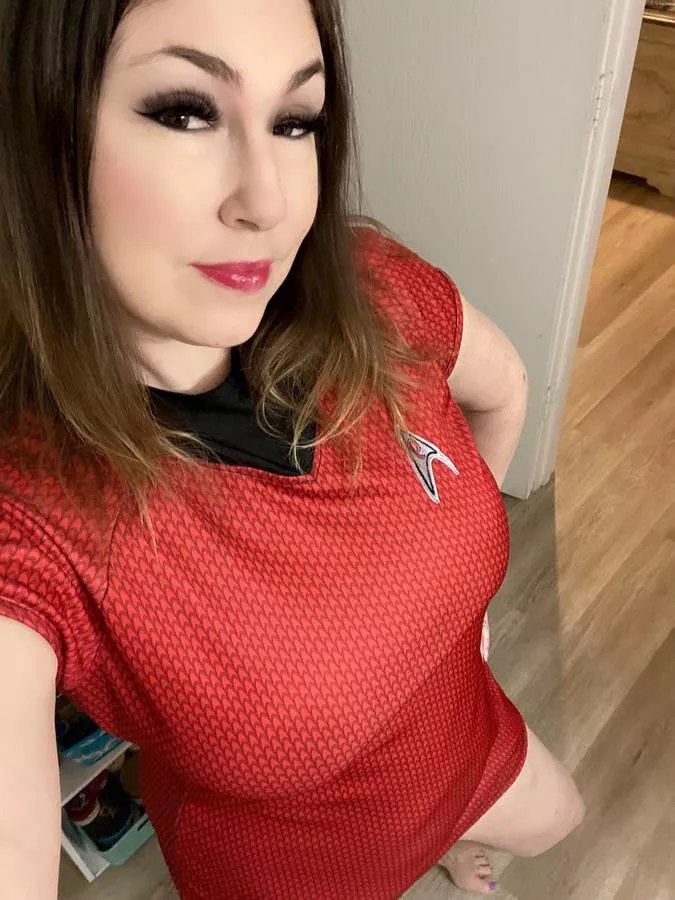 I’m in need of some nerd love 💕 posted by autumn_daize