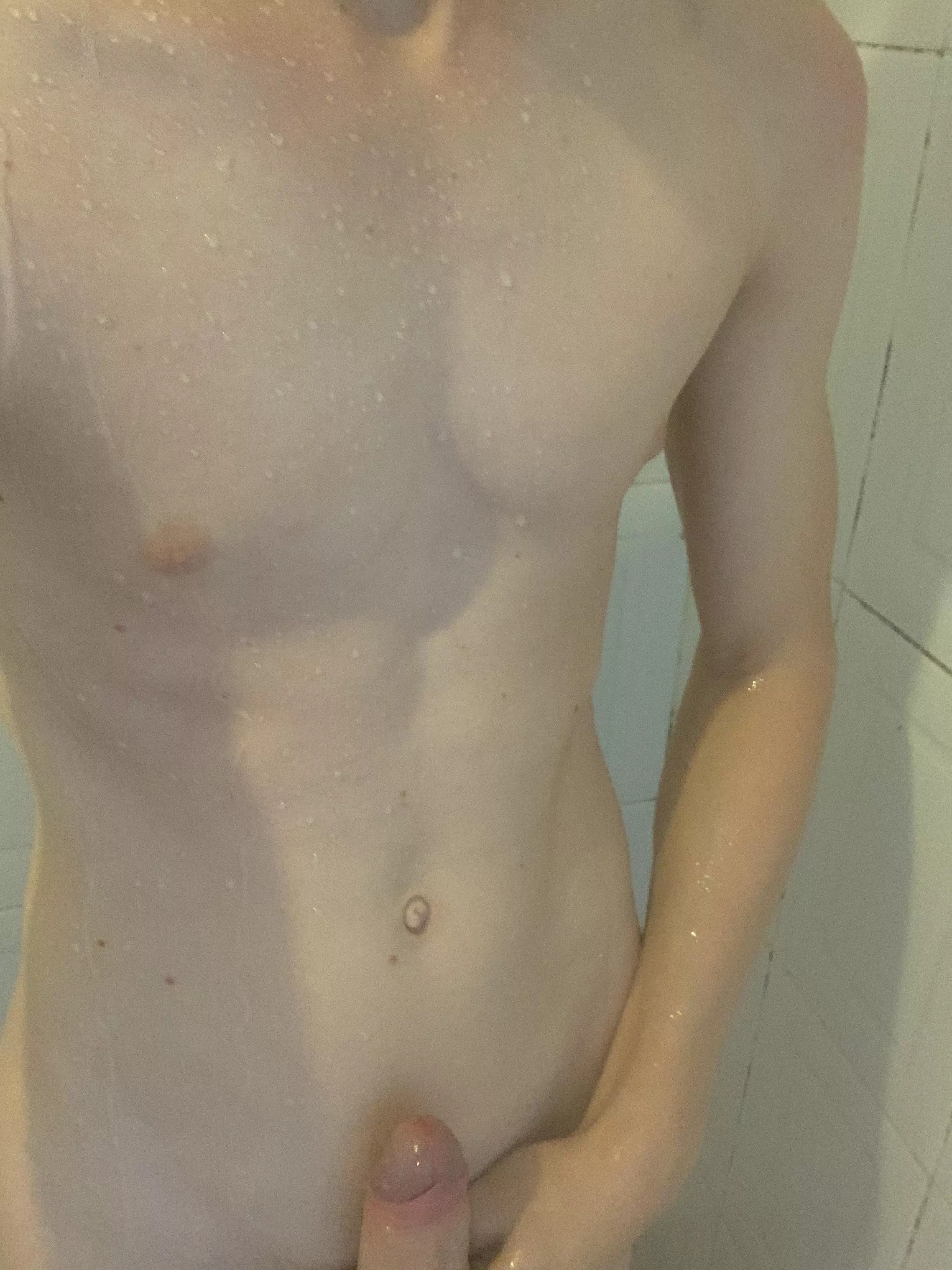 I’m in the shower😏 posted by BadussySquancher69