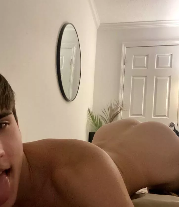 I’m just a hole🥺 posted by Jordanriver211