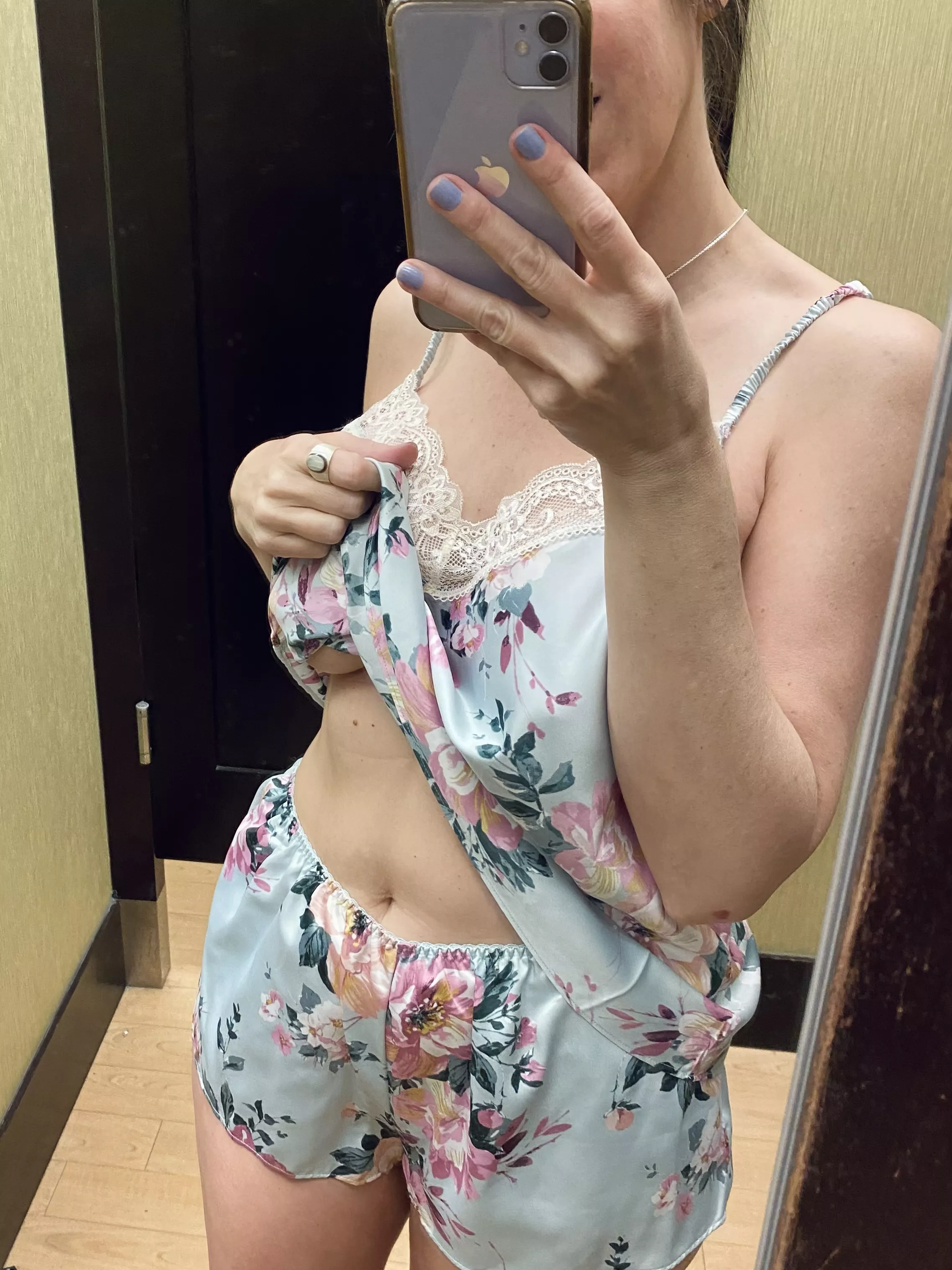 I'm just a mild mannered modest mom doing a little shopping... [40F] posted by Good_Lord_Lori