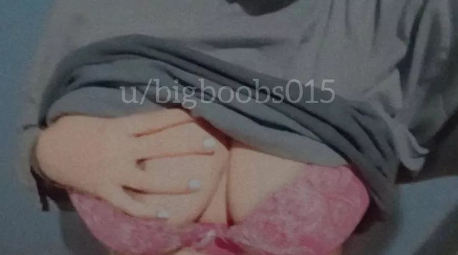 I'm looking guys who loves Big Tits, do you love my Huge Boobs? / JOI, COCK RATES, SEXTING, CAM2CAM, GFE, SEX TAPES [Selling] / KIK BigBooobs015 by BigBoobs015