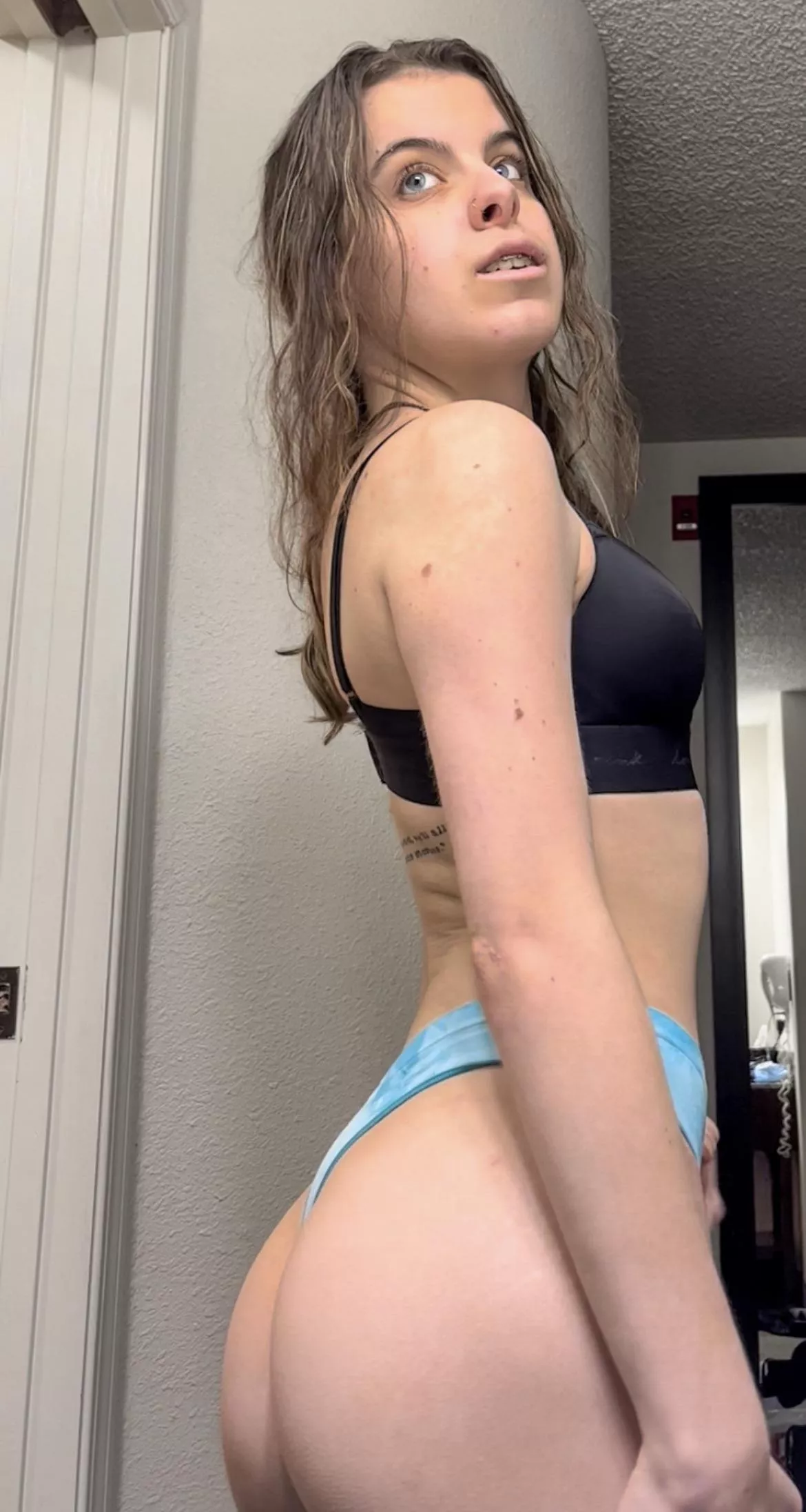 i’m lovin the blue ;) posted by Melodic-Till247