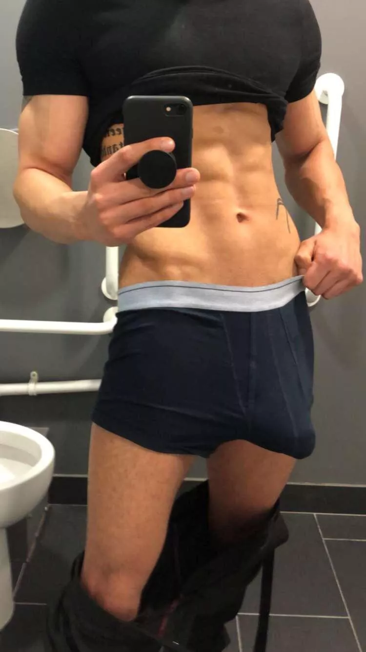 I’m meant to be working so hush :) posted by thboynextdoor