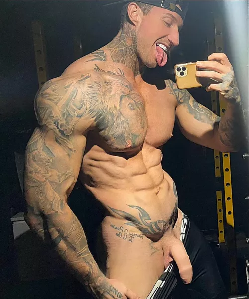 I’m more then a handful by MuscleAlphaXXX