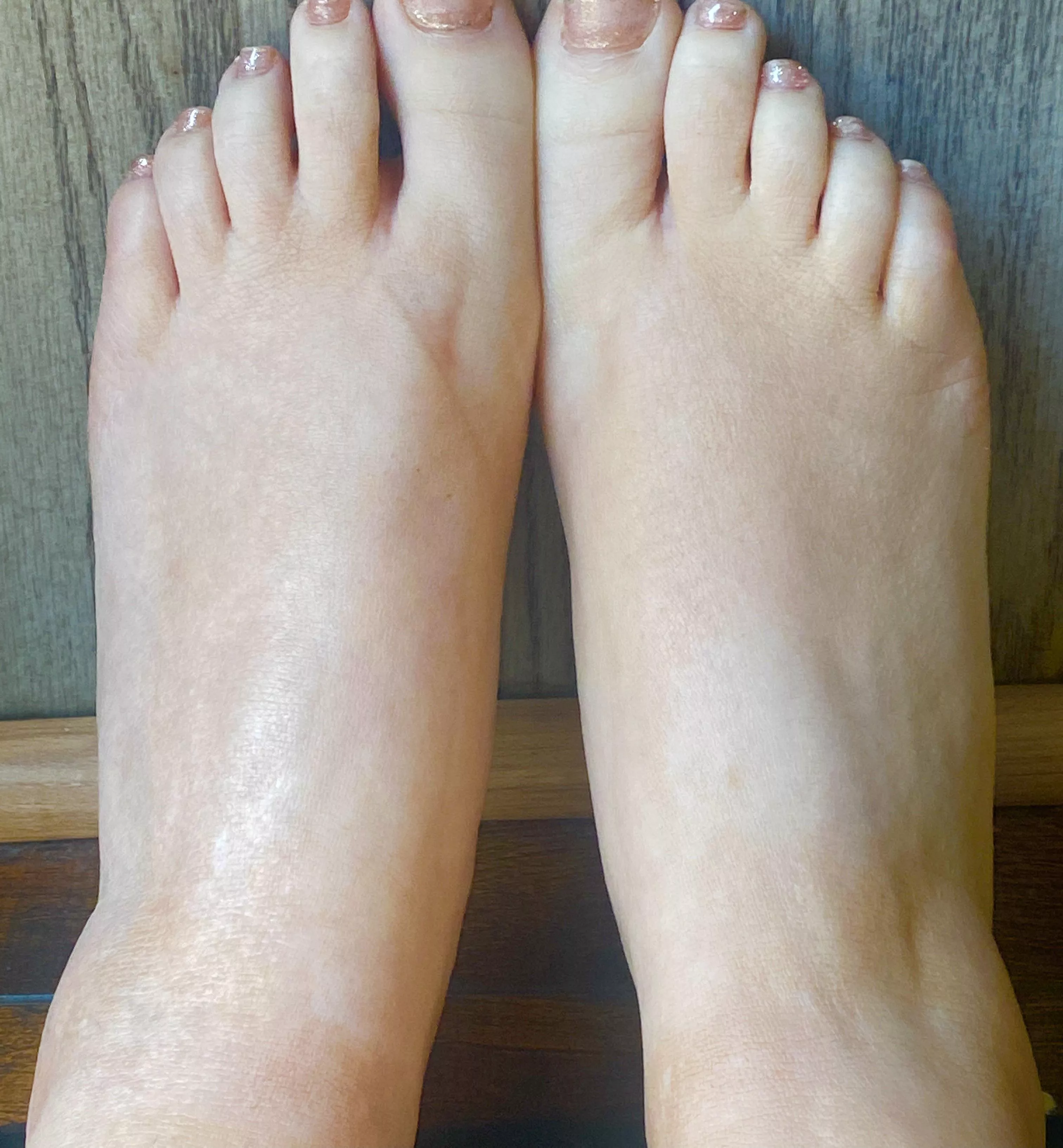 I’m new at this. Feels kinda naughty having bare feet on the Internet 🤫😉 posted by Oksana_Nicole