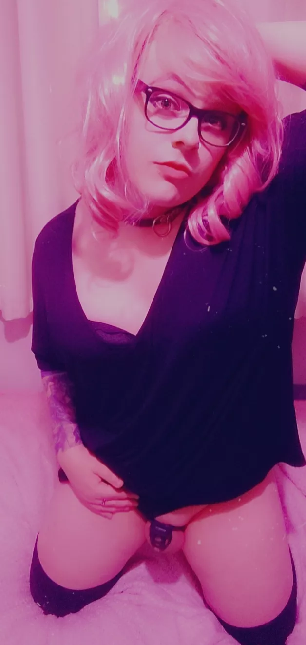 I'm normally not very confident, but I really like this picture posted by RoxxiSleeps