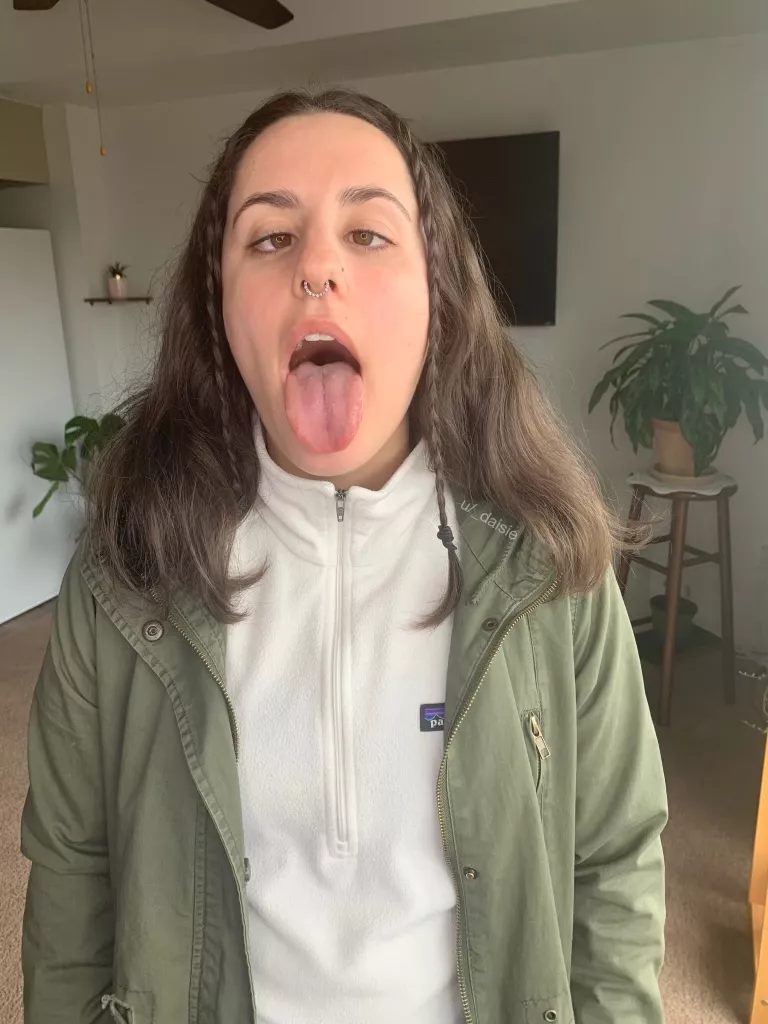 i’m not fully dressed without cum on my face :( posted by _daisie