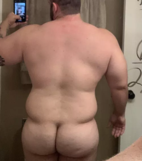 I’m not lean but can you still tell? by RobThePowerLifter