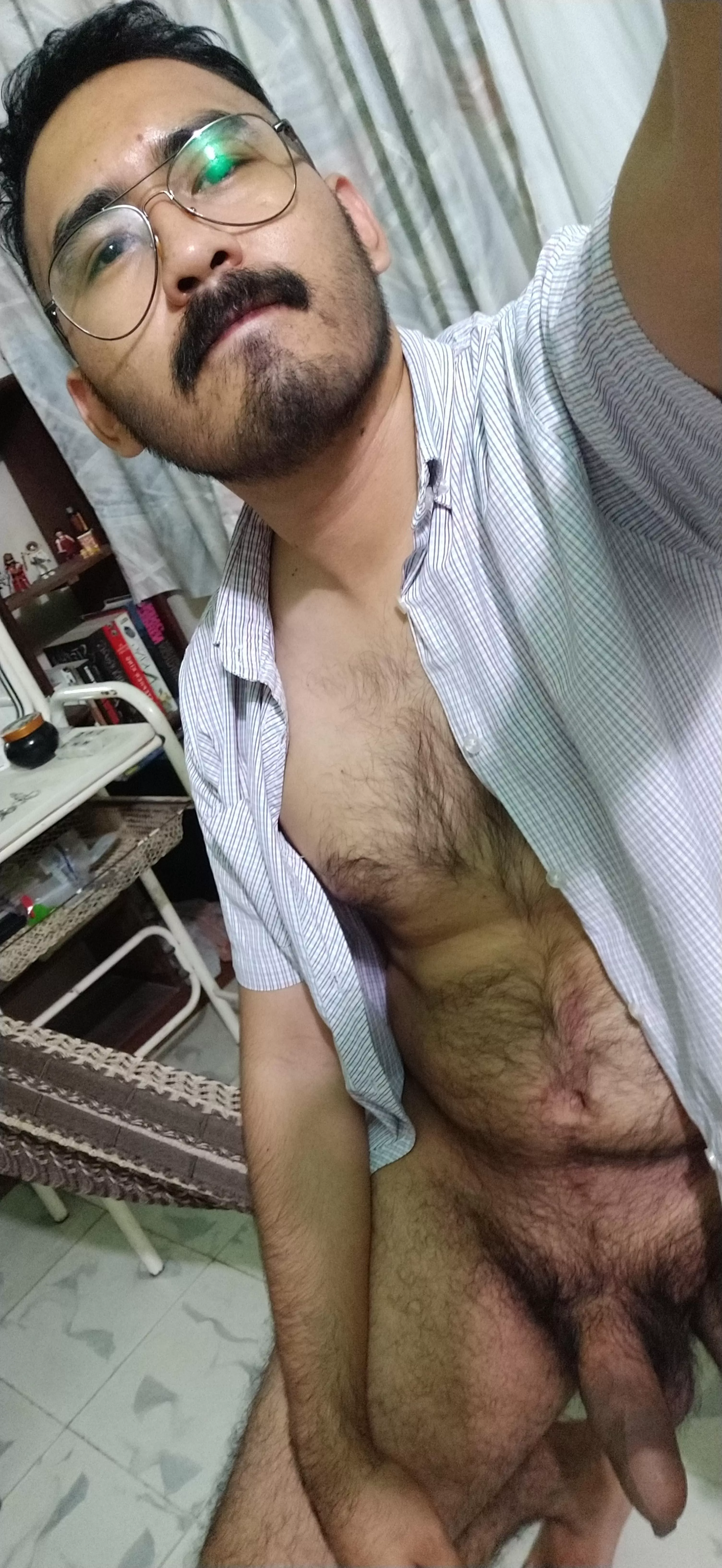 I'm not so photogenic but I'm trying my best, hope you like it. Always open to chat. posted by karakuri-42