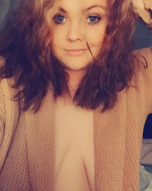 I’m not wearing a bra today by EeveeGracex