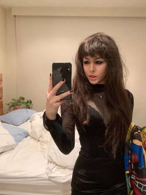 Im not wearing panties to our first date🖤 18f by smolrug