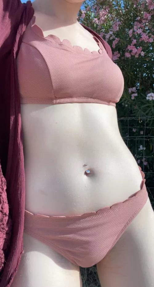 I’m obsessed with the way my skin can reflect light 😍 by allthatrecoil