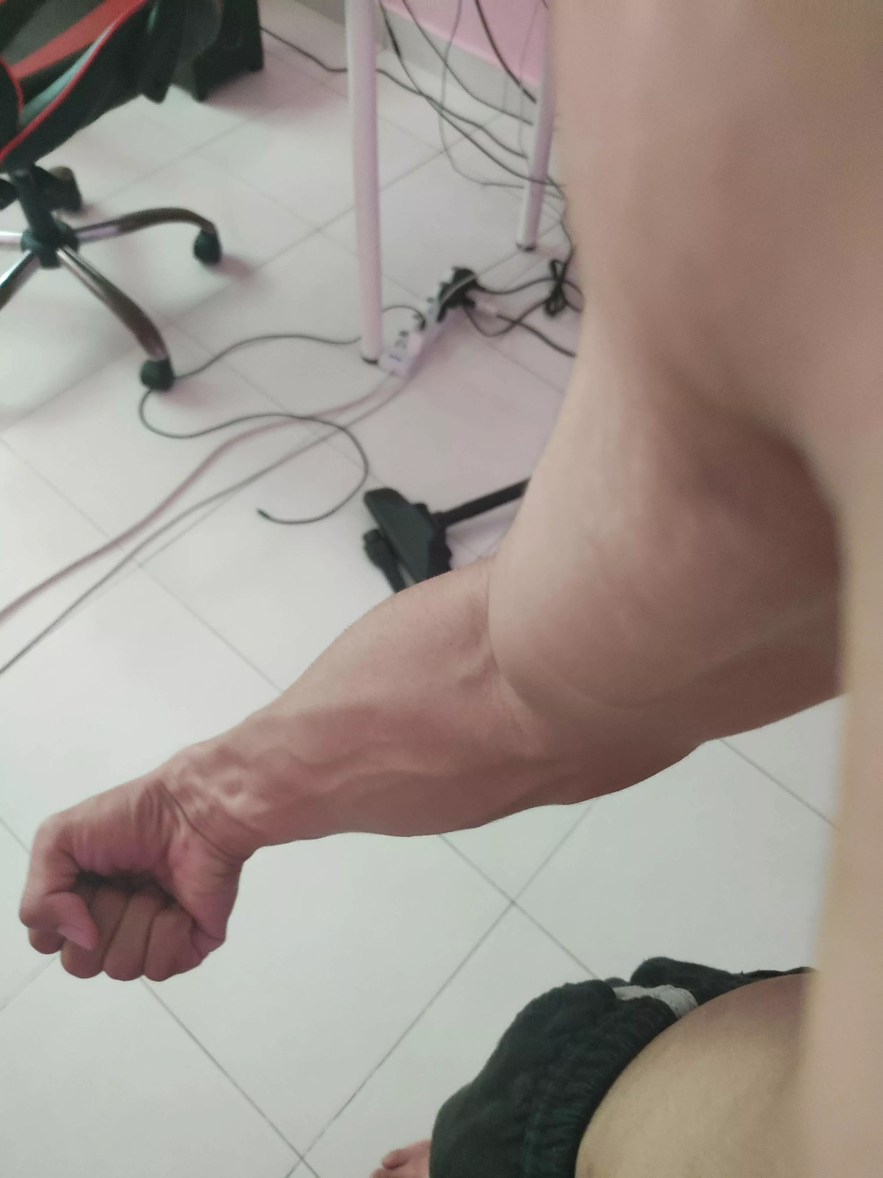 I'm on a calorie deficit, and look like twig. how's my arm? posted by HalfAMoustacheJellal